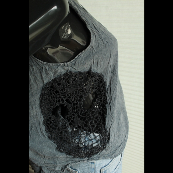 Harley davidson tank with crochet skulls - Picture 3 of 5